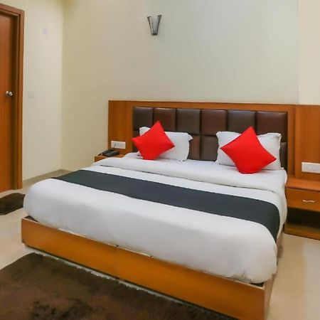 Capital O Bvh Hospitality Near Pvr Ansal Plaza Greater Noida Hotel Eksteriør billede