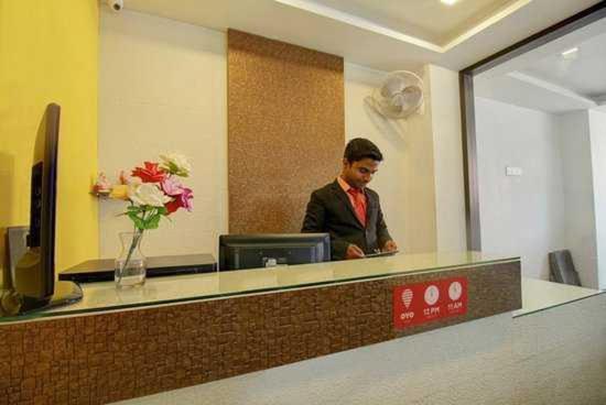 Capital O Bvh Hospitality Near Pvr Ansal Plaza Greater Noida Hotel Eksteriør billede