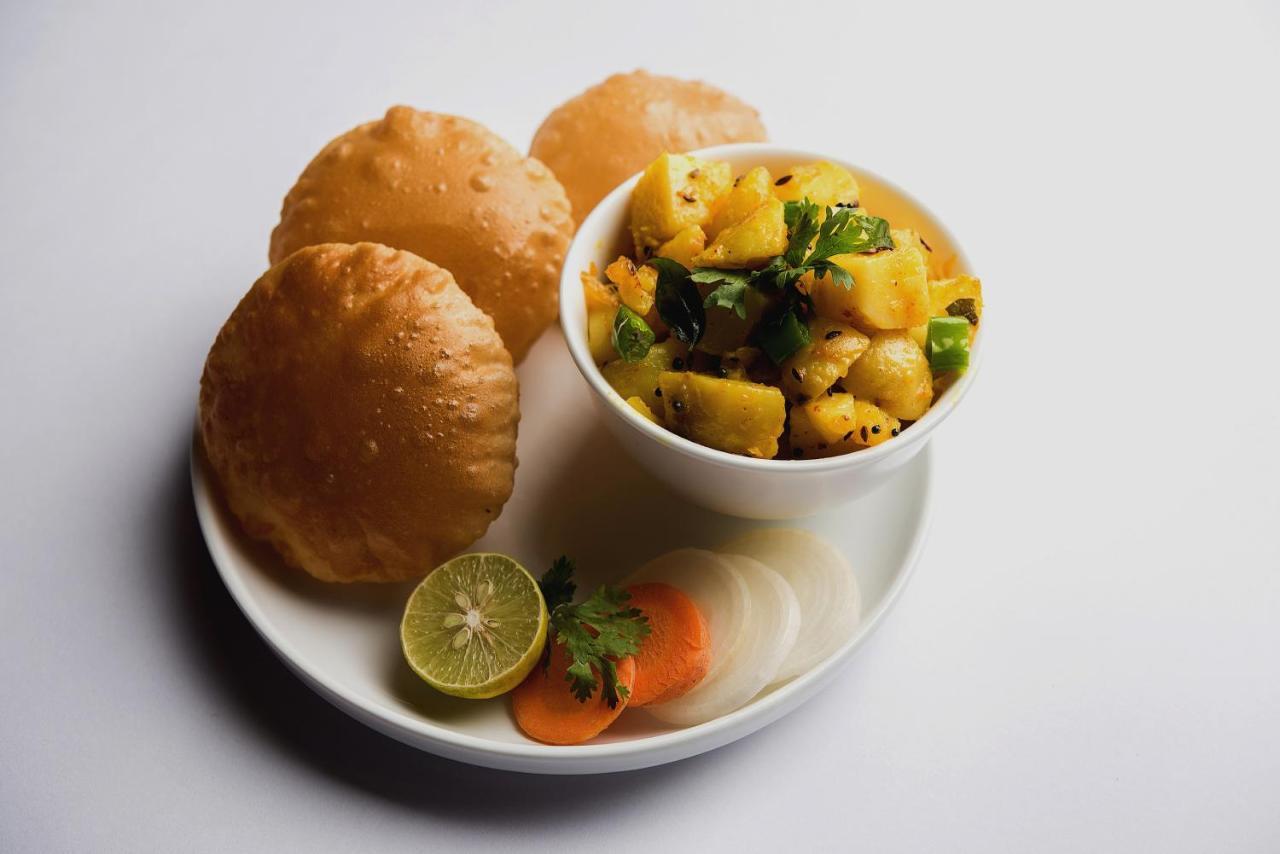 Capital O Bvh Hospitality Near Pvr Ansal Plaza Greater Noida Hotel Eksteriør billede